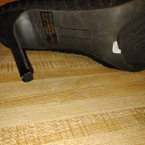 Rouge Helium Classic Black Heels